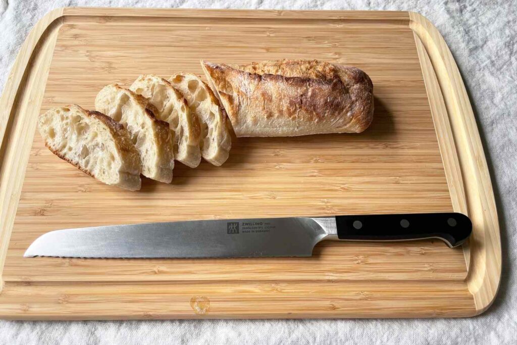 What is a Bread Knife?