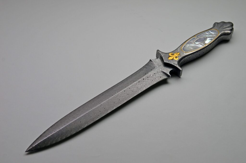 What is Damascus Knife?