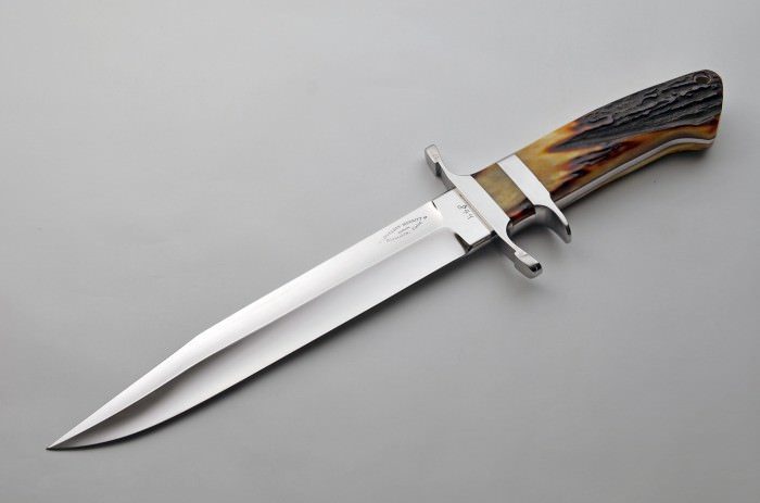 Many-Uses-of-Fixed-Blade-Knives