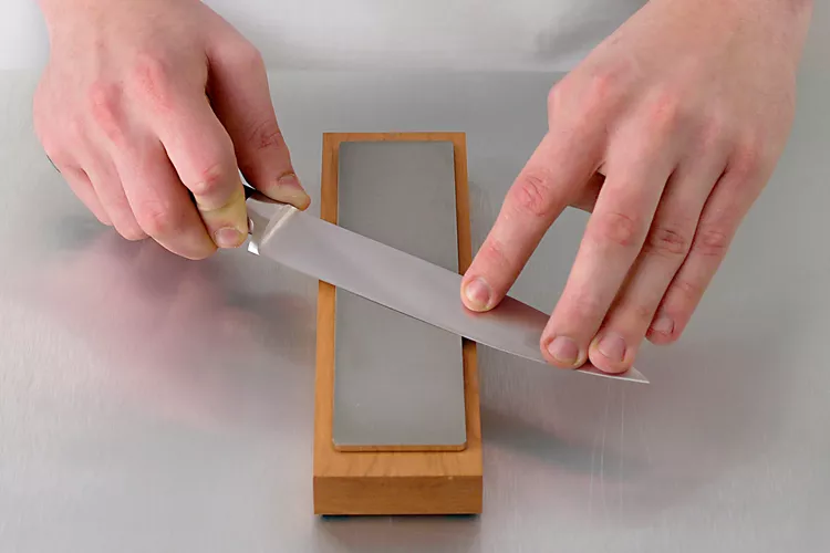 Methods-for-Sharpening-a-Knife
